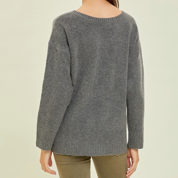 17. Women's Wool Blend Gray Front Fringe Long Sleeve Top - Picture 4 of 4